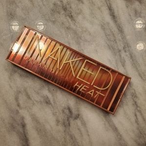 Urban Decay Naked Heat Eyeshadow Palette